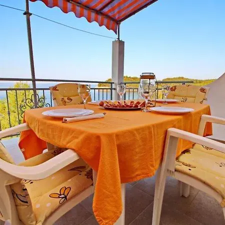 Ba I - Two Bedroom With Sea View Blato (Korcula)